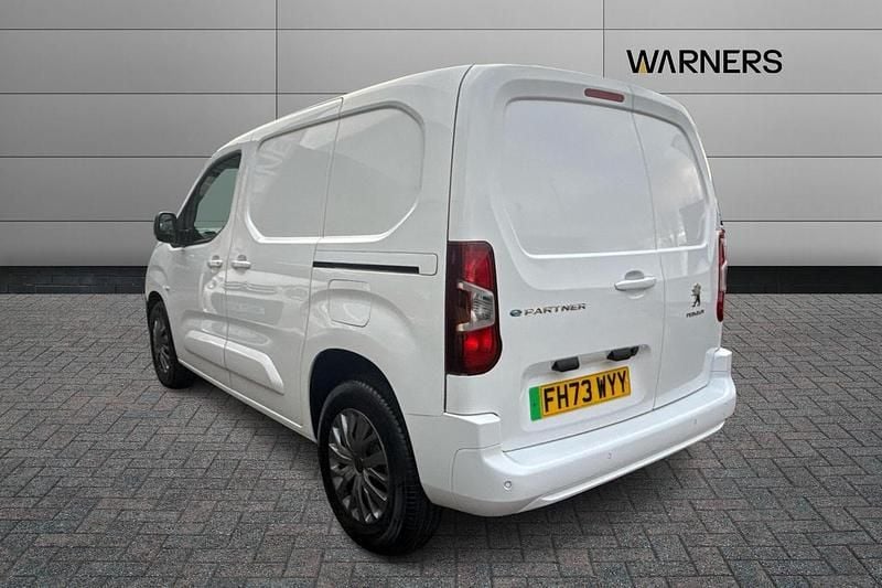 Used Peugeot E-Partner Premium 98 kW (134 HP) 2024 White MPV