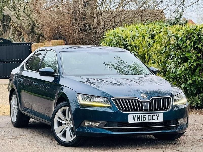 Used Skoda Superb SE L Executive 190 HP (139 kW) 2016 Blue Hatchback
