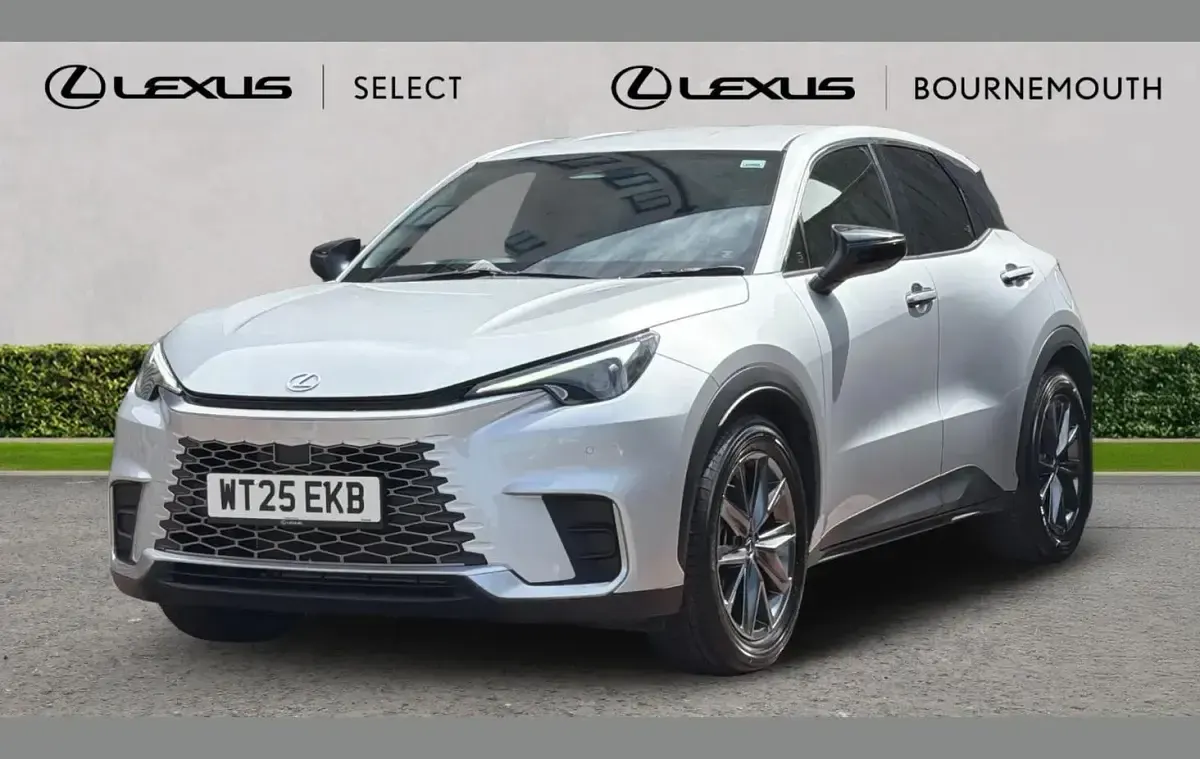 Used Lexus LBX 136 HP (100 kW) 2025 Silver SUV