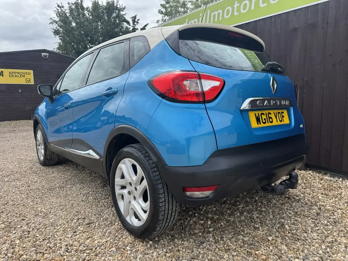 Used Renault Captur Dynamique 90 HP (66 kW) 2016 Blue SUV
