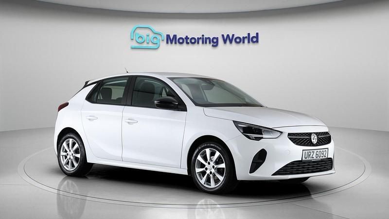 White Used 2023 Vauxhall Corsa Design Edition Hatchback | £10,300 (Good price) - Image 1/4