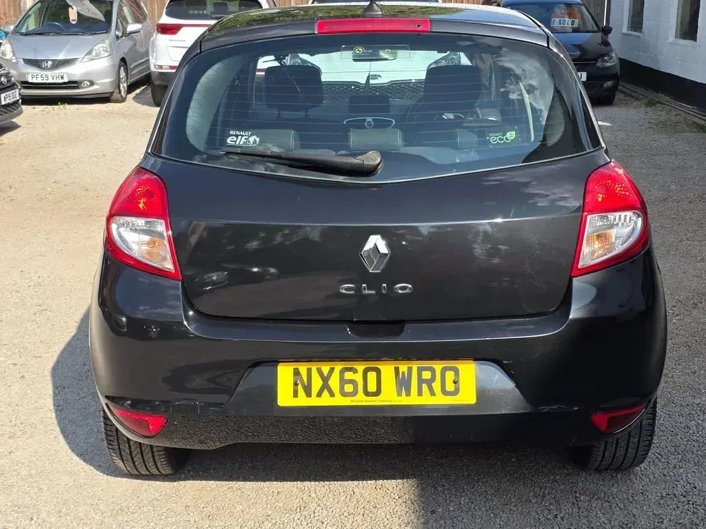 Used Renault Clio Dynamique 100 HP (73 kW) 2010 Black Hatchback
