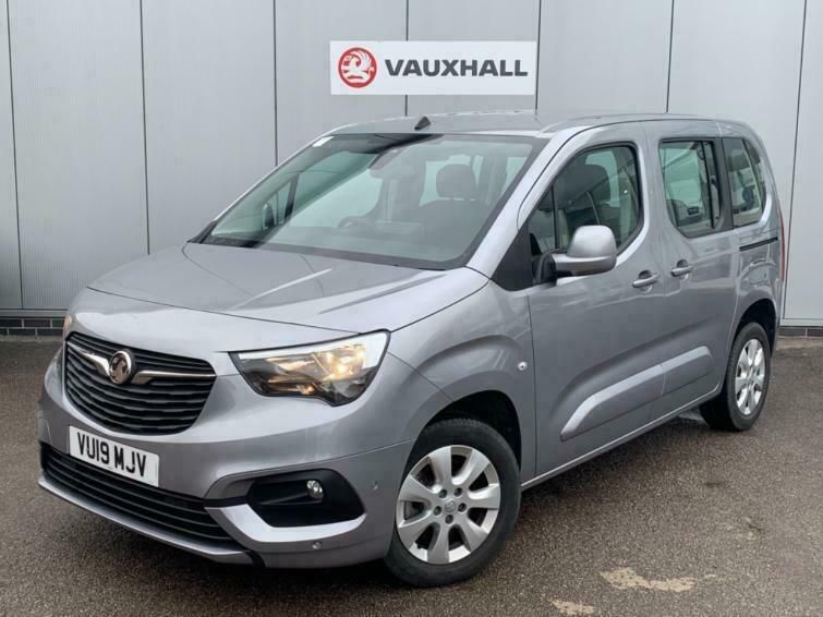 Grey quartz grey Used 2019 Vauxhall Combo S MPV | £15,995 (Fair price) - Image 1/4