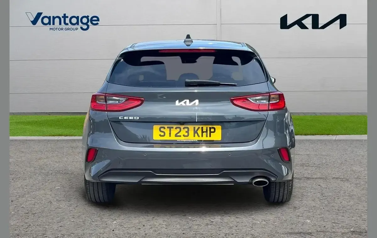 Used Kia Ceed 158 HP (116 kW) 2023 Grey Hatchback