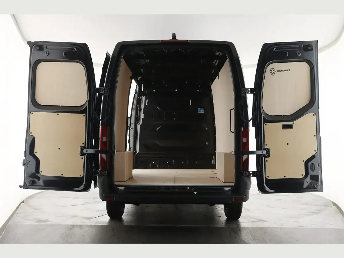 New Renault Master 2026 Black MPV