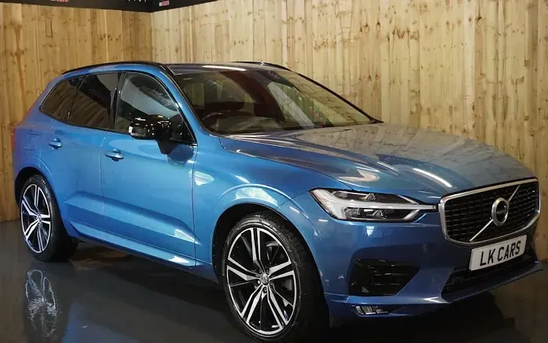 Usado Volvo XC60 R-Design Pro 235 HP (172 kW) 2021 SUV