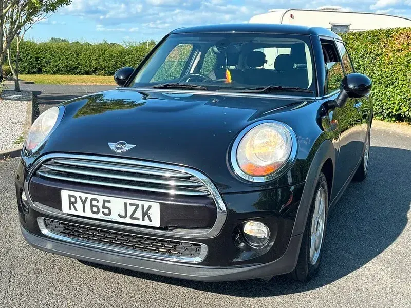 Used Mini Cooper Hatch 136 HP (100 kW) 2016 Black Hatchback
