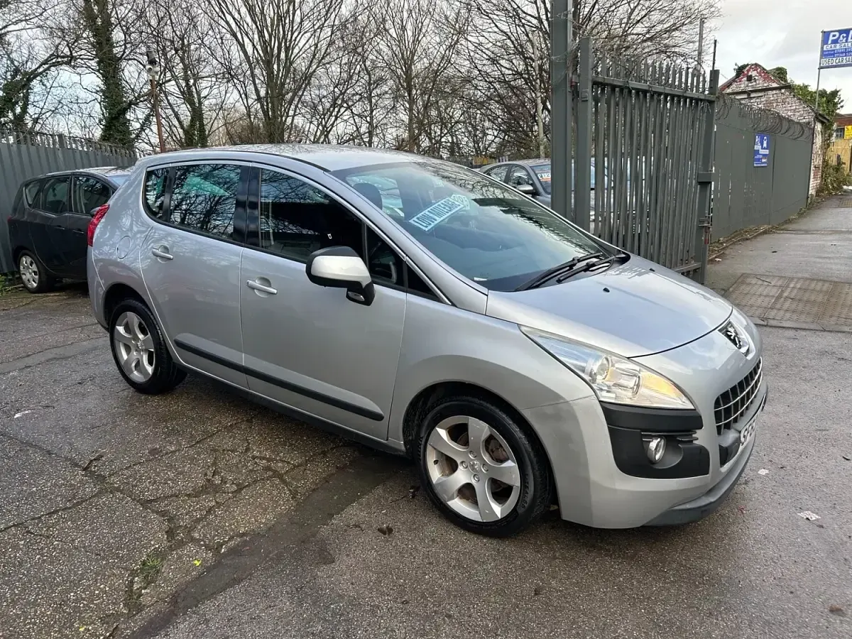 Used Peugeot 3008 Active 115 HP (84 kW) 2013 Silver Estate