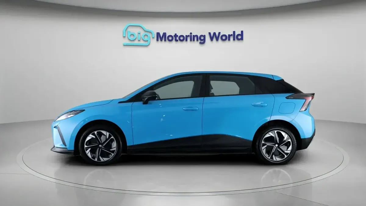 Used MG MG4 EV SE 319 kW (435 HP) 2023 Blue Hatchback