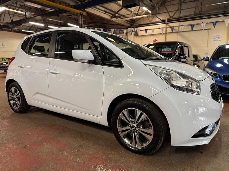 Used Kia Venga 123 HP (90 kW) 2015 White Hatchback