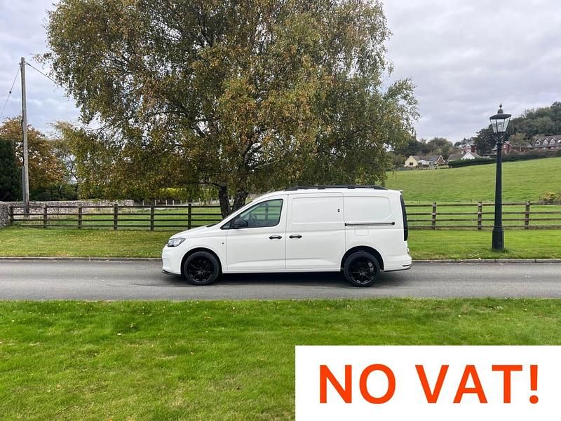 White Used 2021 VW Caddy Maxi MPV | £20,750 (Expensive) - Image 1/4