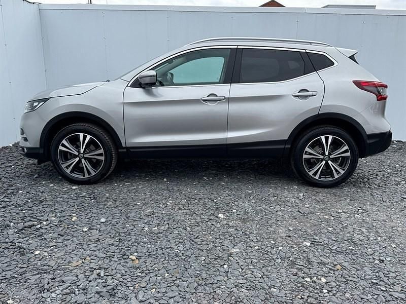Used Nissan Qashqai N-Connecta 115 HP (84 kW) 2018 Silver SUV