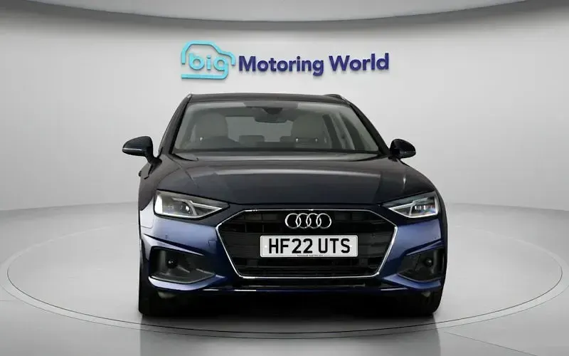 Used Audi A4 150 HP (110 kW) 2021 Blue Estate