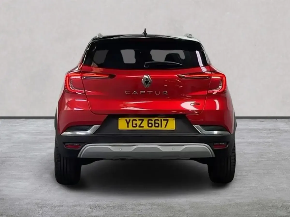 Używany Renault Captur Techno 145 KM (106 kW) 2023 Czerwony SUV