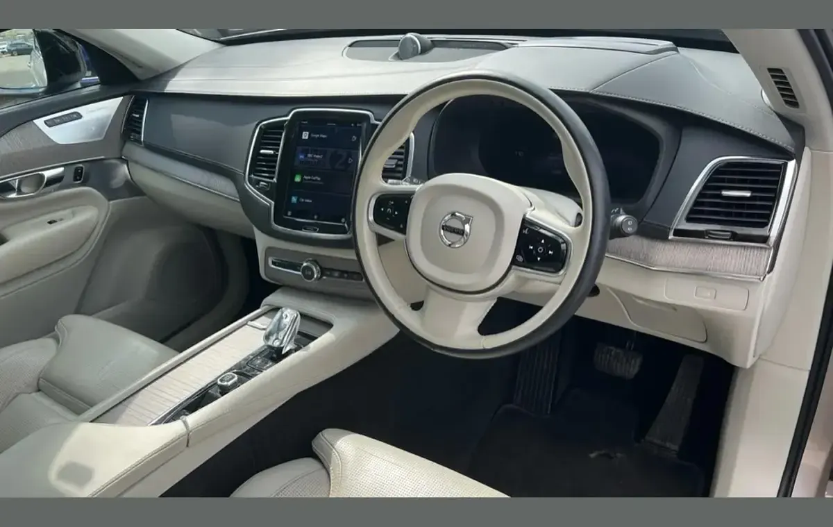 Usado Volvo XC90 Ultimate 250 HP (183 kW) 2023 Other SUV