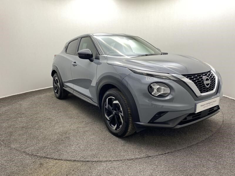 Ceramicgrey Used 2023 Nissan Juke N-Connecta SUV | £17,990 (Fair price) - Image 1/4