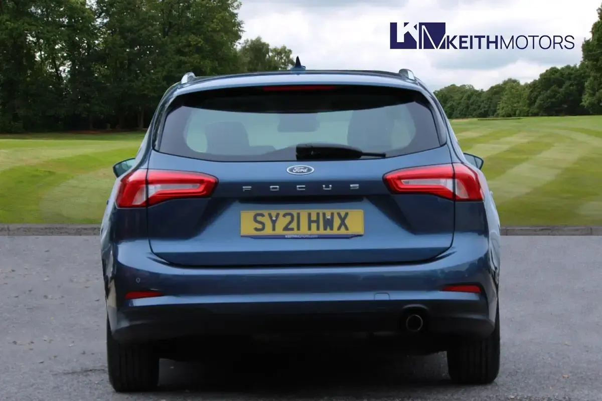 Used Ford Focus Zetec 120 HP (88 kW) 2021 Blue Estate