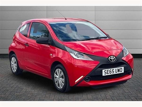 Red Used 2016 Toyota Aygo Hatchback | £6,499 (Fair price) - Image 1/3