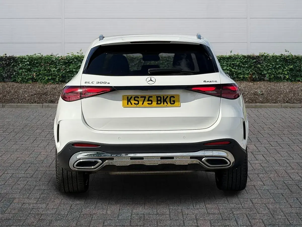 Used Mercedes GLC300e AMG line 313 HP (230 kW) 2025 White SUV