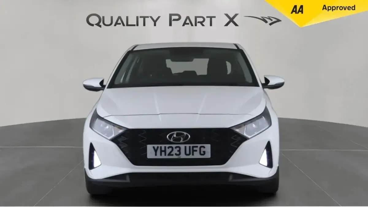 Używany Hyundai i20 SE 100 KM (73 kW) 2023 Biały Hatchback