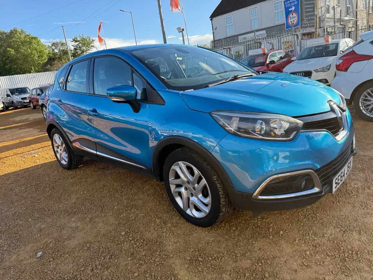 Used Renault Captur Dynamique 90 HP (66 kW) 2015 Blue SUV