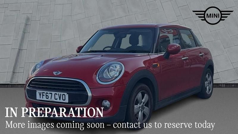 Used Mini Cooper Hatch 134 HP (98 kW) 2017 Red Hatchback