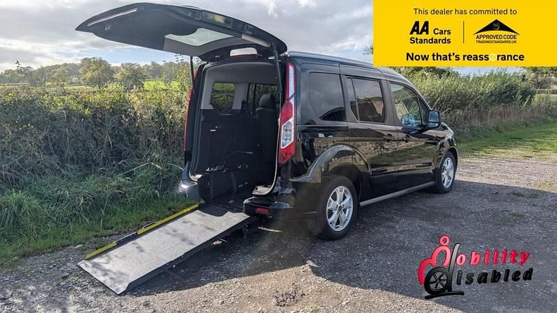 Used Ford Tourneo Connect Titanium 120 HP (88 kW) 2018 Black MPV