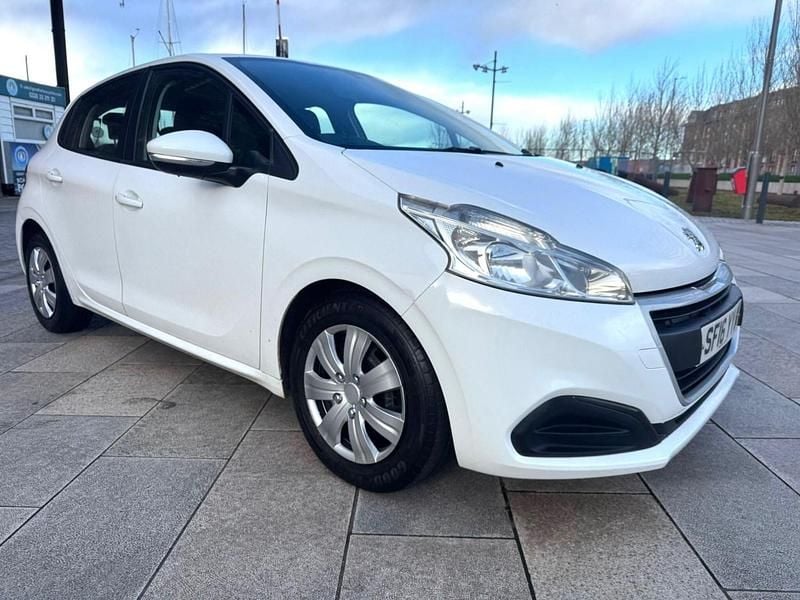 Used Peugeot 208 Access 2016 White Hatchback