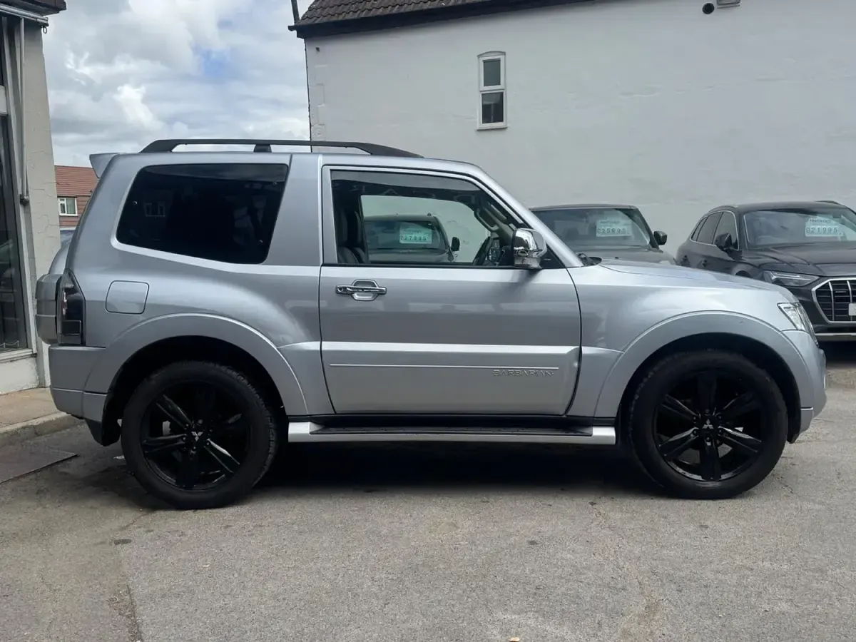 Used Mitsubishi Shogun 197 HP (144 kW) 2015 Silver SUV