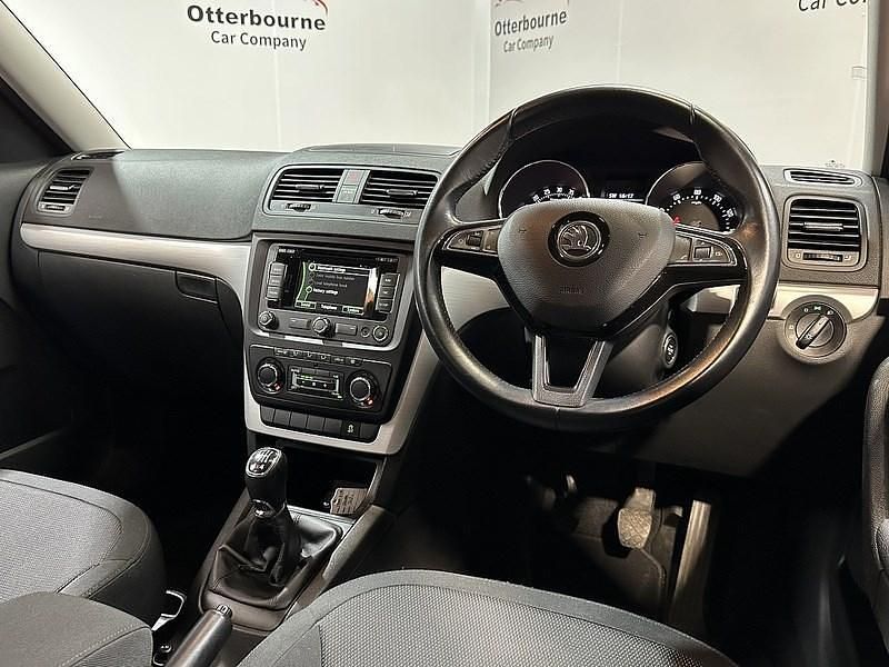 Used Skoda Yeti Tour 140 HP (102 kW) 2014 Red SUV