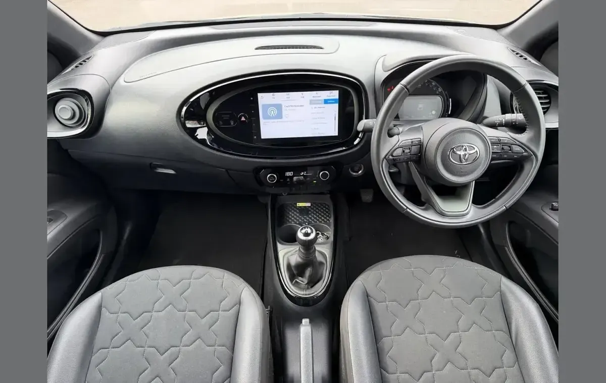 Używany Toyota Aygo X 72 KM (52 kW) 2023 Zielony SUV