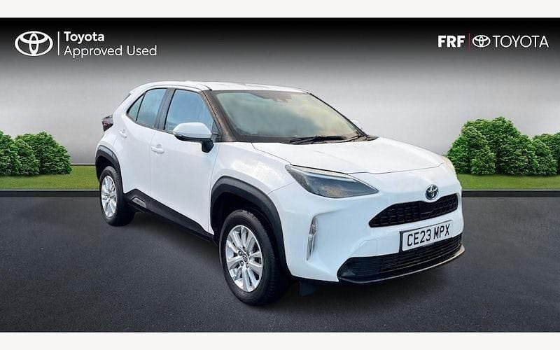 Used 2025 Toyota Yaris Hybrid Estate | £19,495 (Super price) - Image 1/4