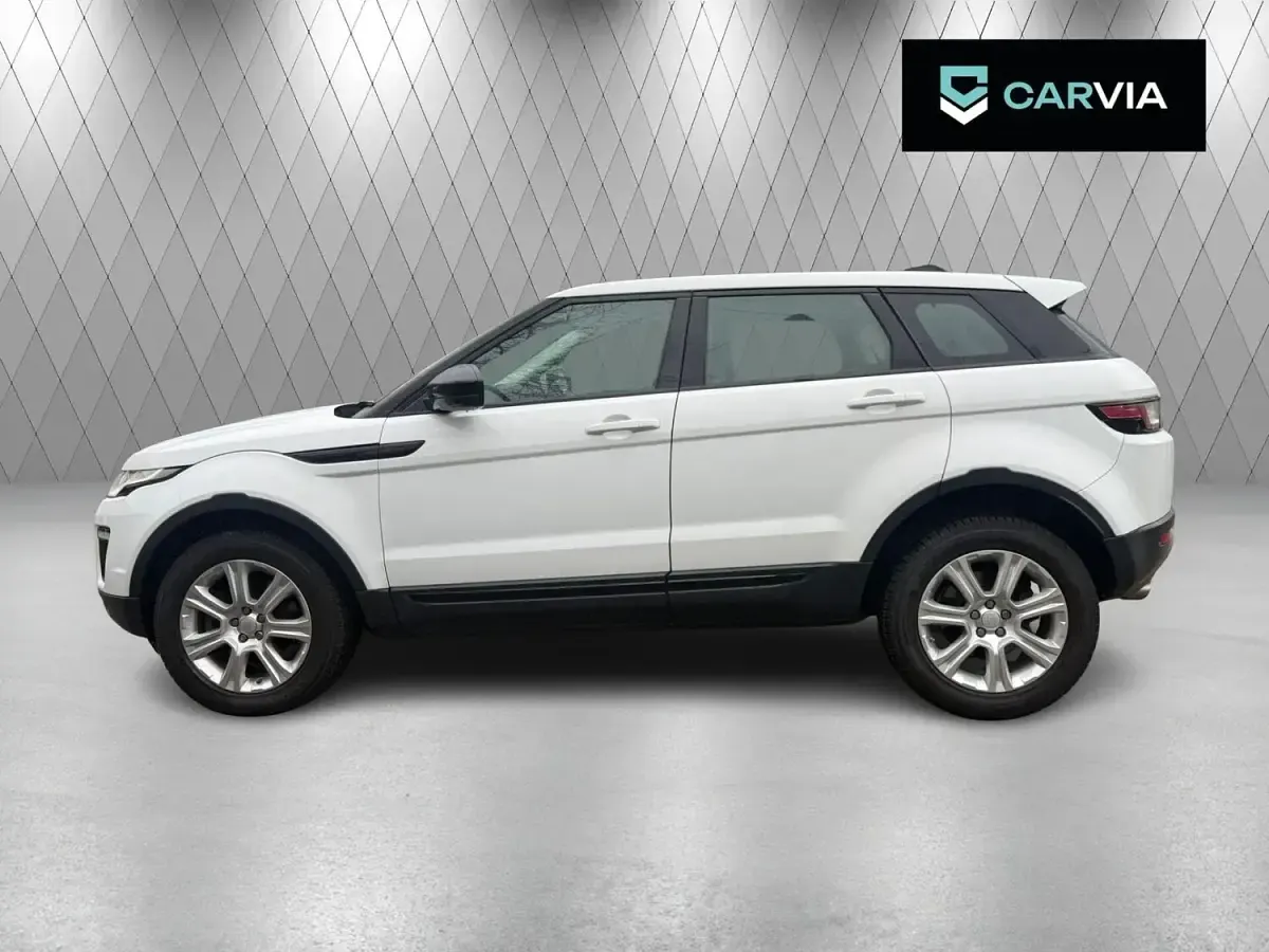 Used Land Rover Range Rover evoque SE 2017 White Estate