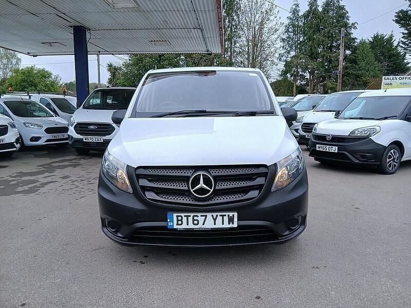 Begagnad Mercedes Vito 2018 Vit Van