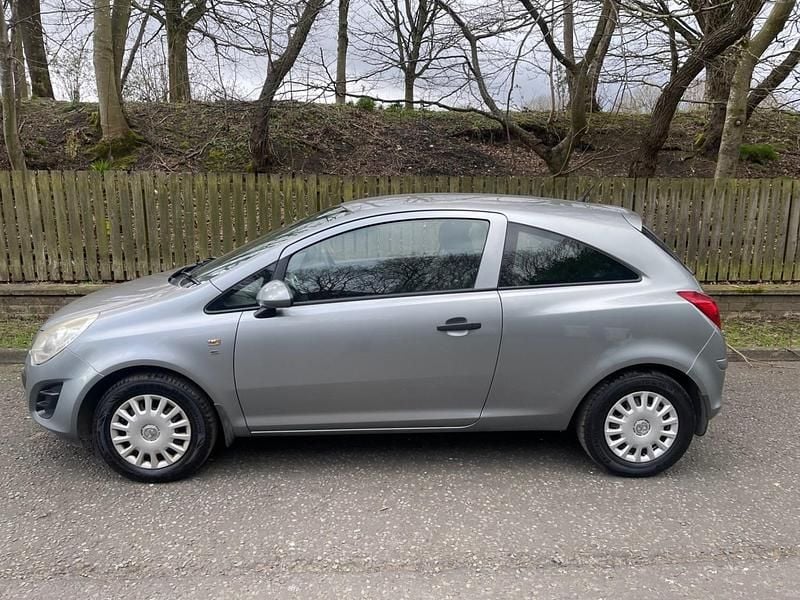 Second-hand Vauxhall Corsa S 65 CP (47 kW) 2012 Argintiu Hatchback