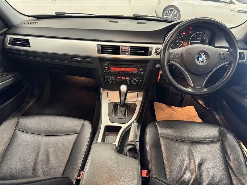 Begagnad BMW 320 Exclusive 2012 Svart Sedan