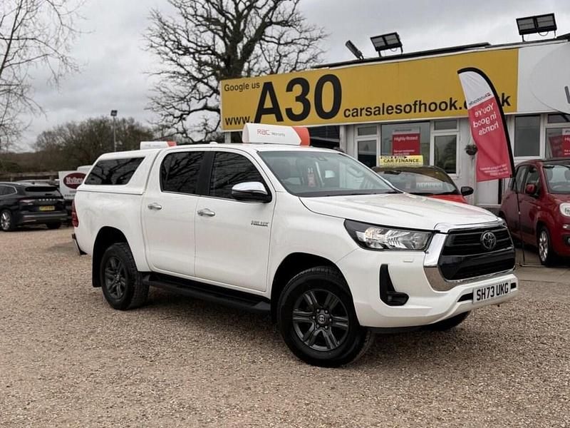 Usado Toyota HiLux 150 HP (110 kW) 2024 Branco Pickup