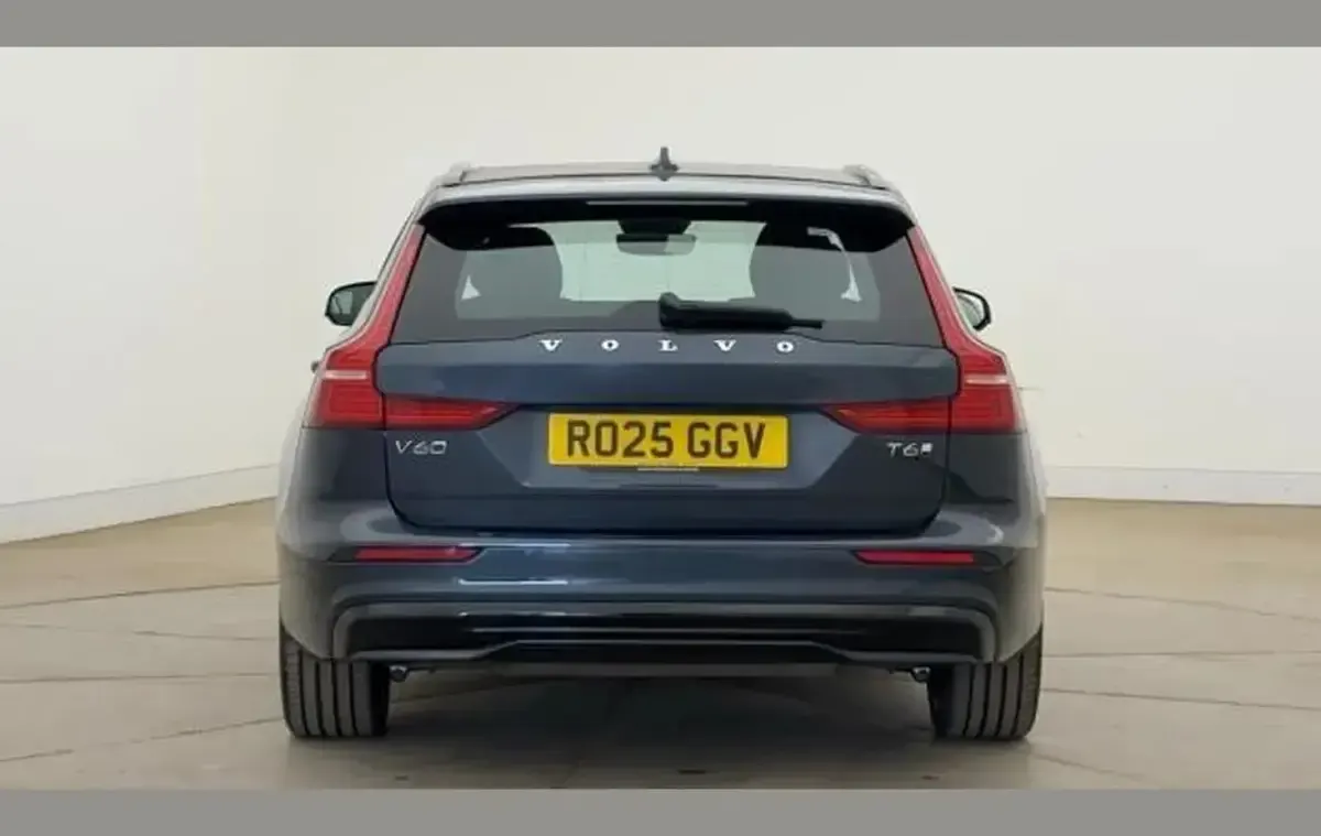 Used Volvo V60 Plus 345 HP (253 kW) 2025 Blue Estate