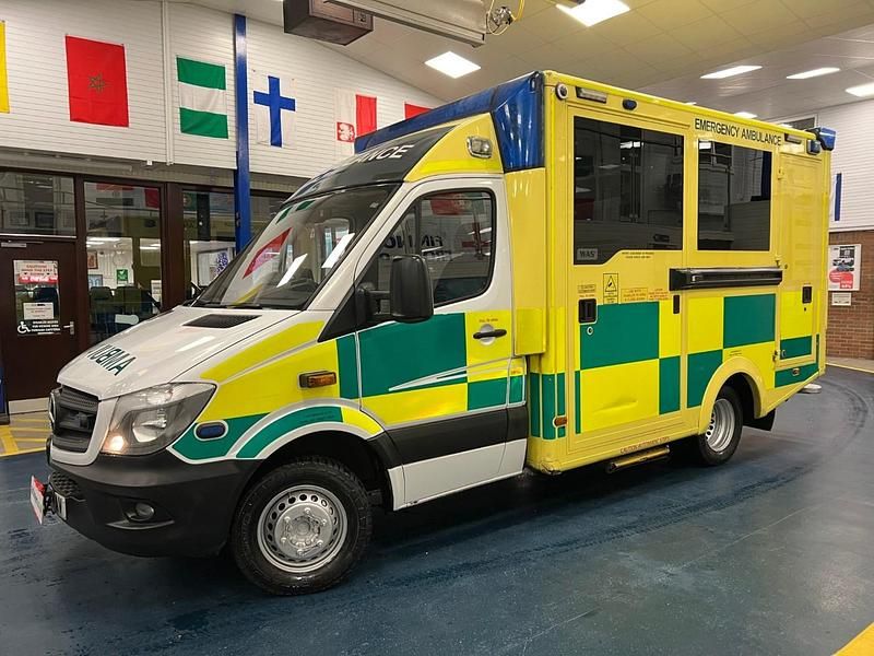 Used Mercedes Sprinter 190 HP (139 kW) 2015 White Van