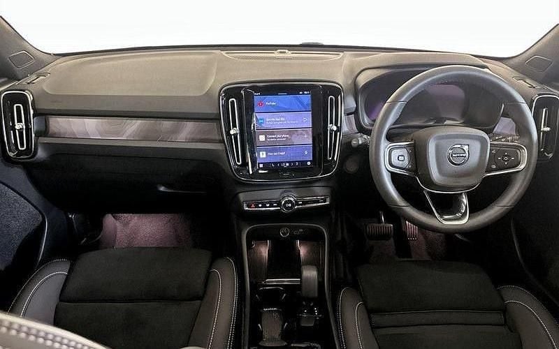 Used 2022 Volvo EC40 Pro SUV | £23,995 (Good price) - Image 1/1