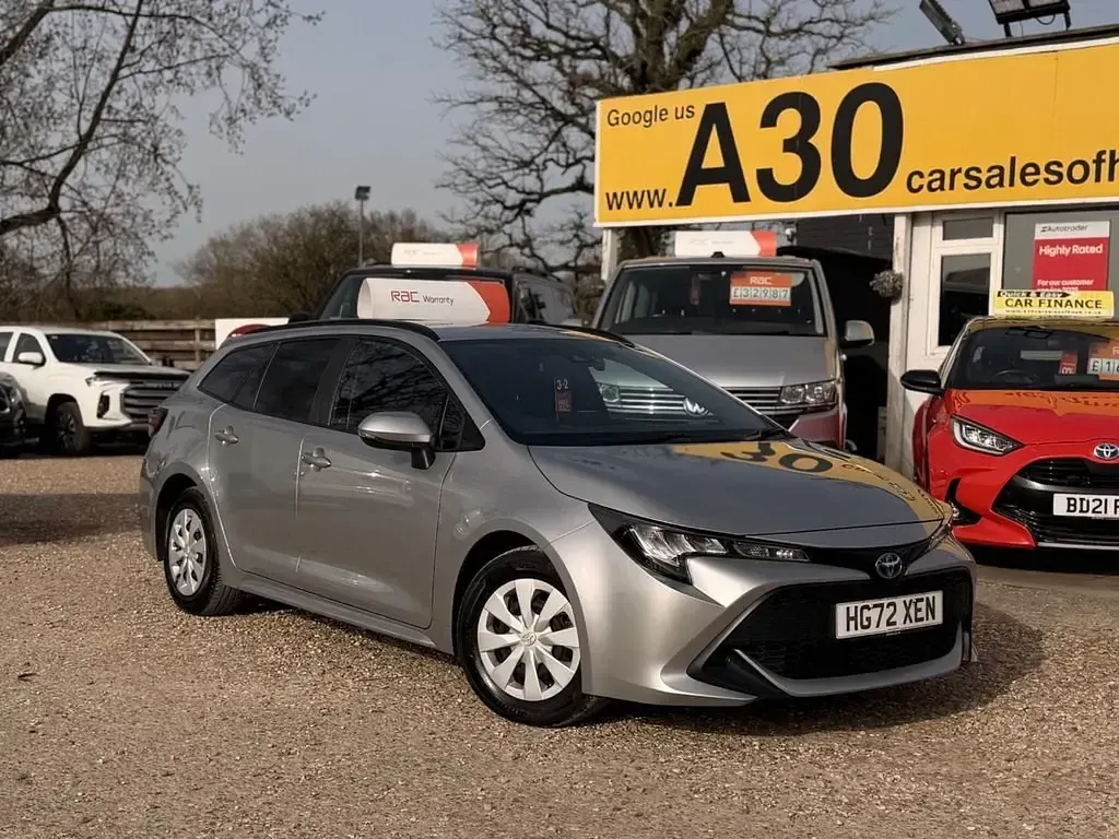 Używany Toyota Corolla 138 KM (101 kW) 2023 Srebrny