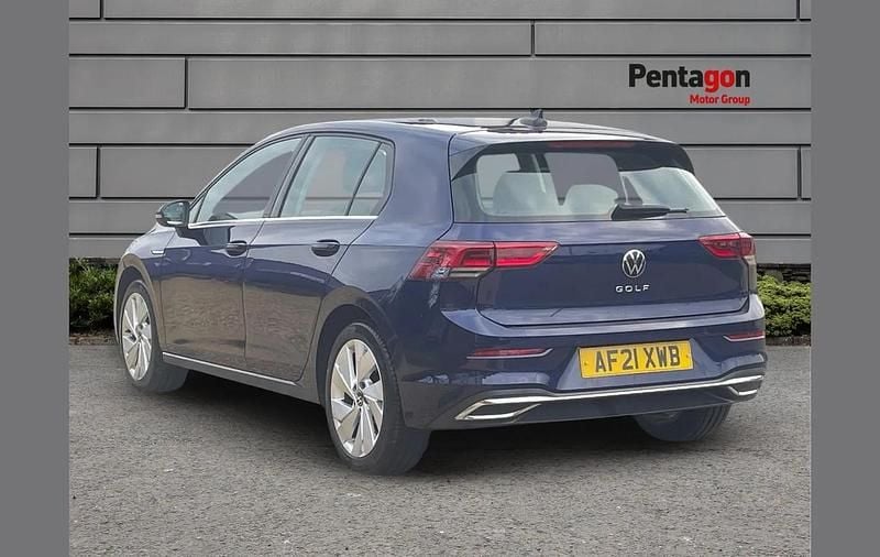Used VW Golf VIII Style 147 HP (108 kW) 2021 Blue Hatchback