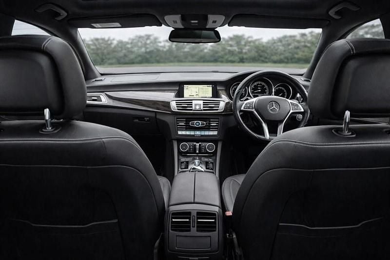 Used Mercedes CLS350 AMG 265 HP (194 kW) 2014 Silver Coupe