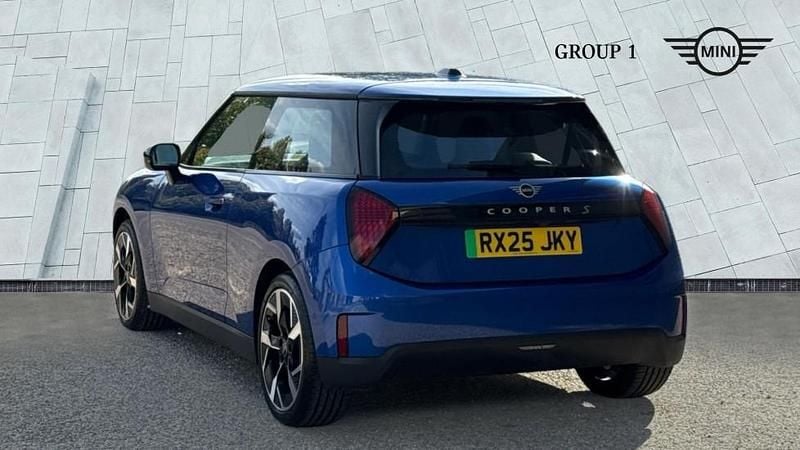Used Mini Cooper SE Hatch 158 kW (215 HP) 2025 Blue Hatchback