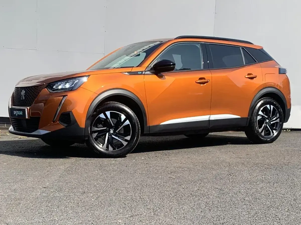 Begagnad Peugeot e-2008 Allure+ 98 kW (134 HK) 2023 Orange SUV