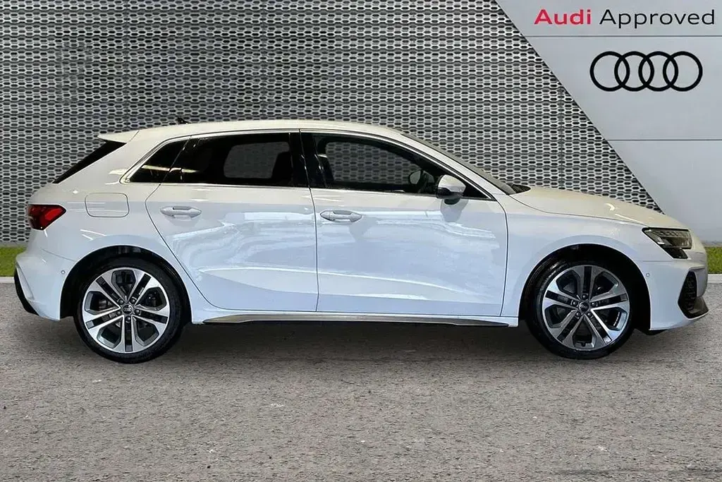 Used Audi A3 S-Line 147 HP (108 kW) 2025 White Hatchback