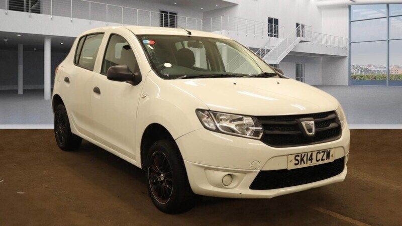 White Used 2014 Dacia Sandero Ambiance Hatchback | £1,795 (Fair price) - Image 1/4