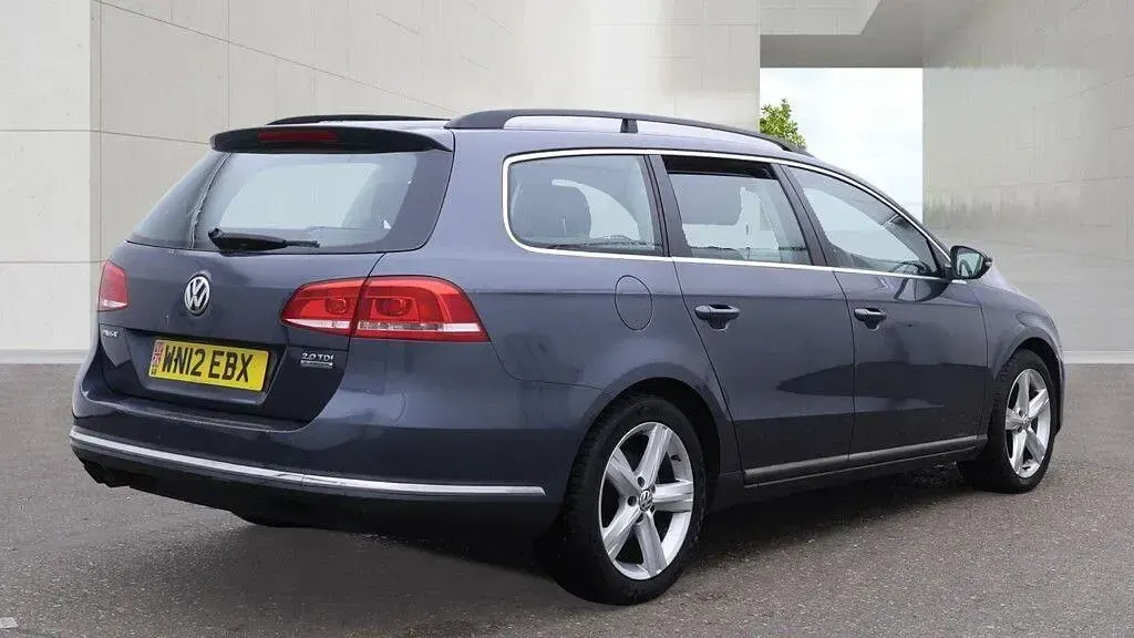 Used VW Passat SE 138 HP (101 kW) 2012 Grey Estate