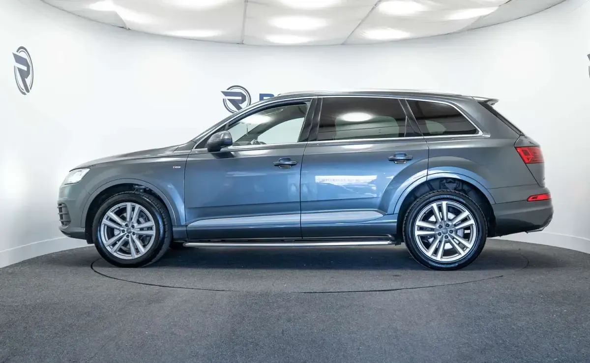 Used Audi Q7 S-Line 272 HP (200 kW) 2017 Grey SUV