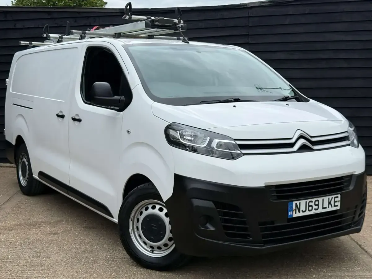 Used Citroën Dispatch 100 HP (73 kW) 2019 White MPV